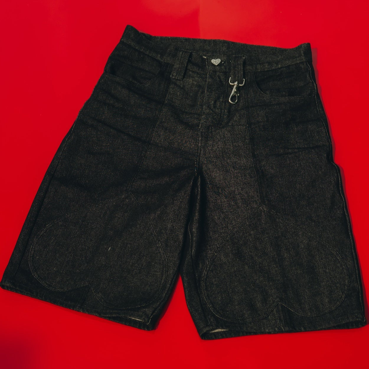 HEART SHORTS - BLACK
