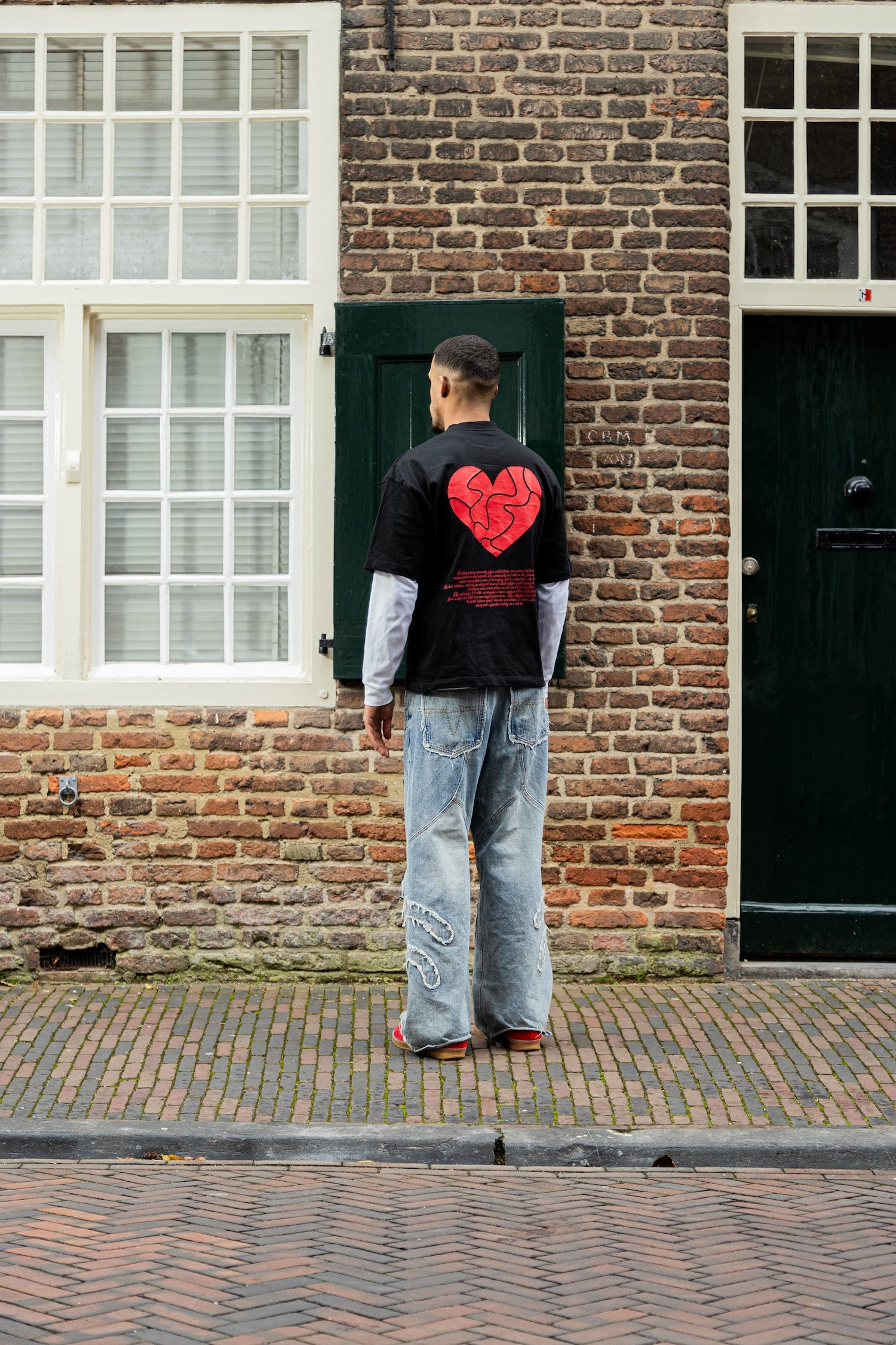 LOVE AT FIRST SIGHT TEE - BLACK – fromstrangerstolovers