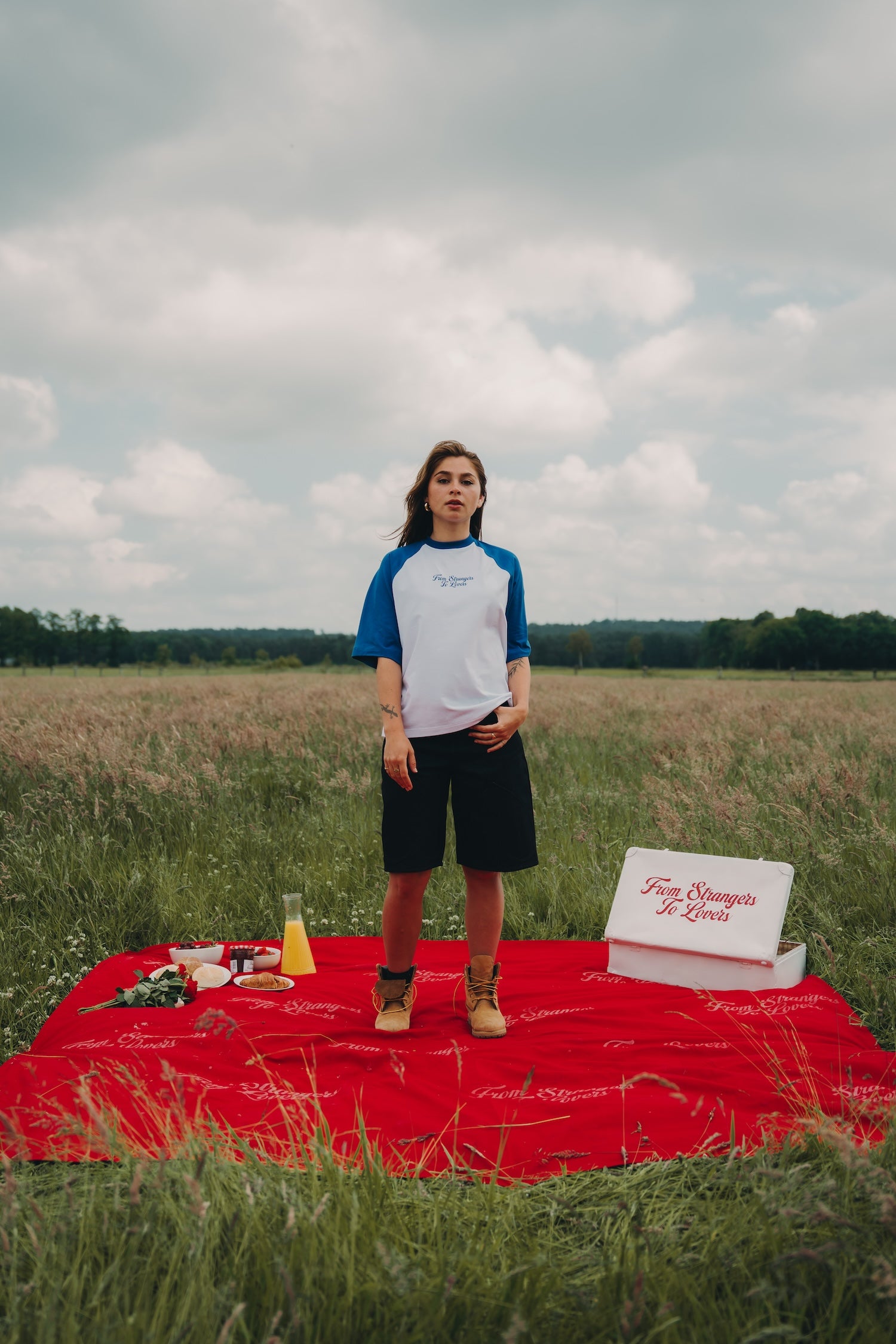 RAGLAN TEE - BLUE – fromstrangerstolovers